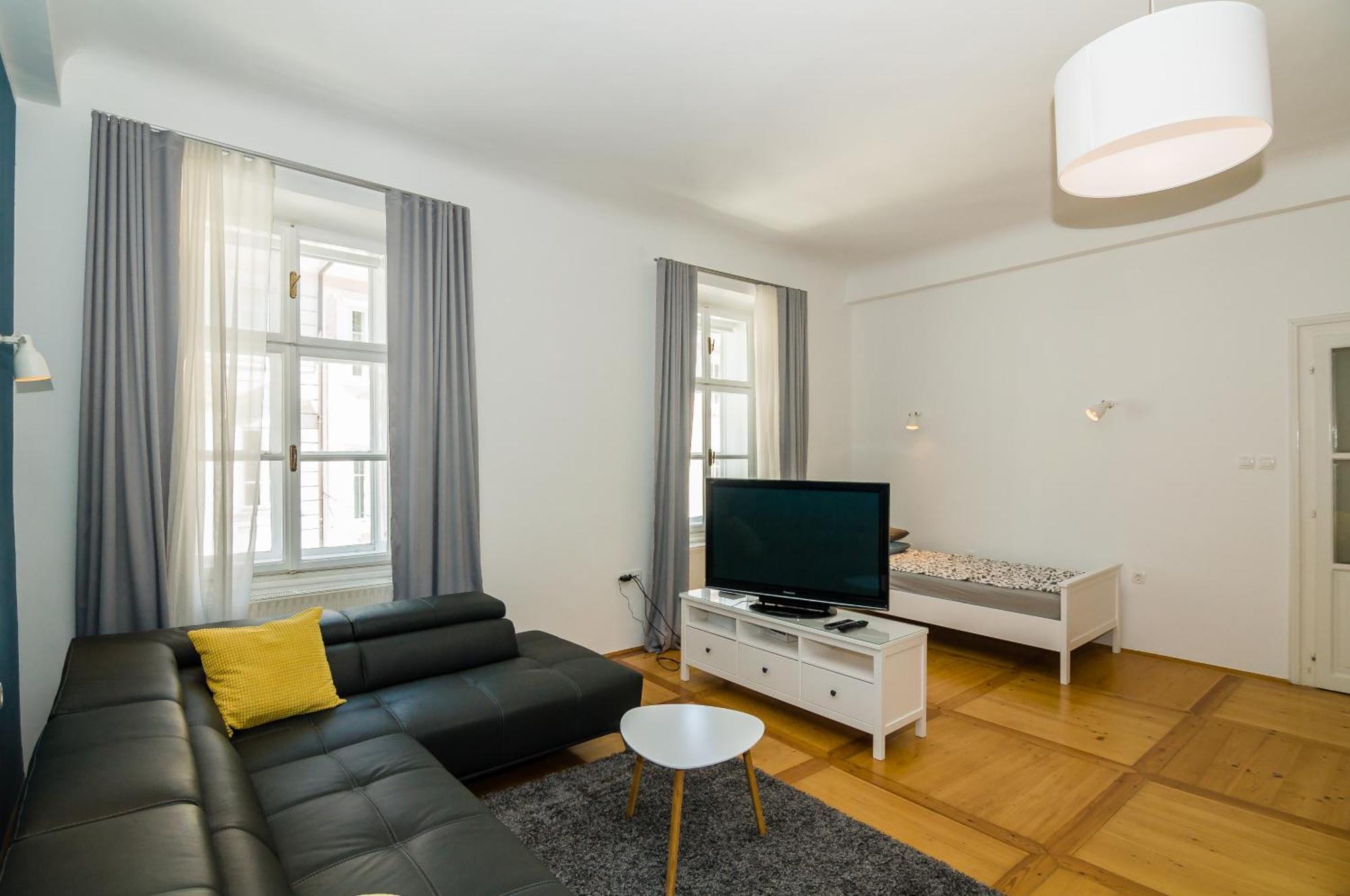 Elegant Central Apartment Любляна Екстер'єр фото